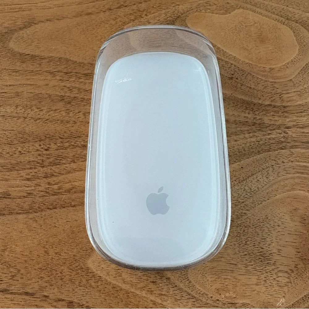 Apple Wireless Touch Magic Mouse in White
